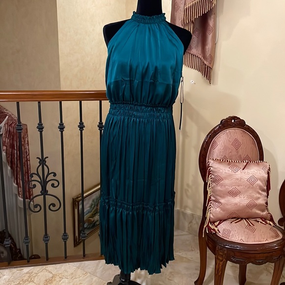 Nicole Miller Pleated Dress Nicole Miller Pleated Ruched Dress Nicole Miller Pleated Dress Nicole Miller Pleated Ruched Dress